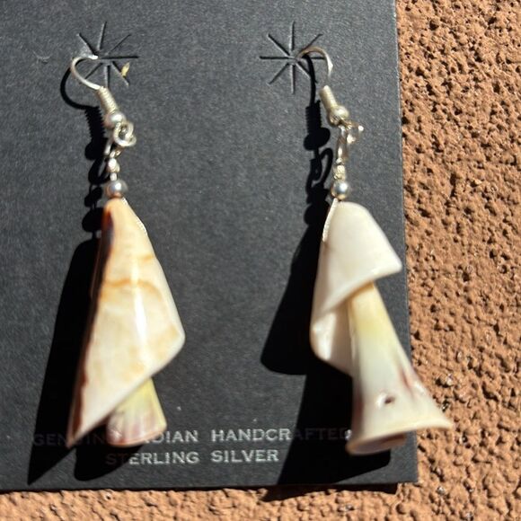 Native made sea shell earrings - Picture 4 of 4